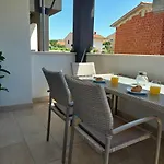 Valux Апартаменти *