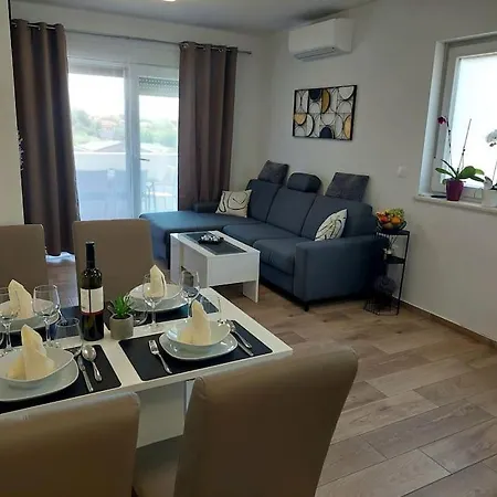 Valux Apartman *