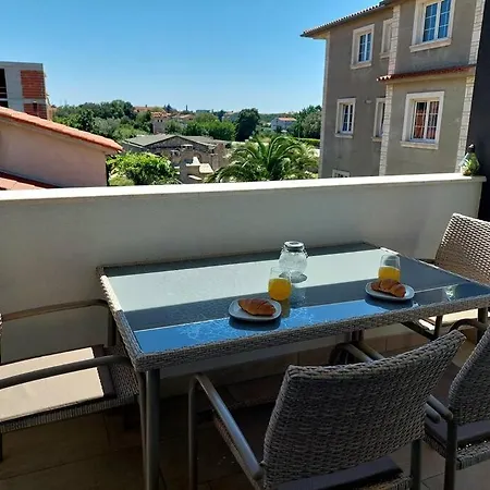 Valux Apartment *