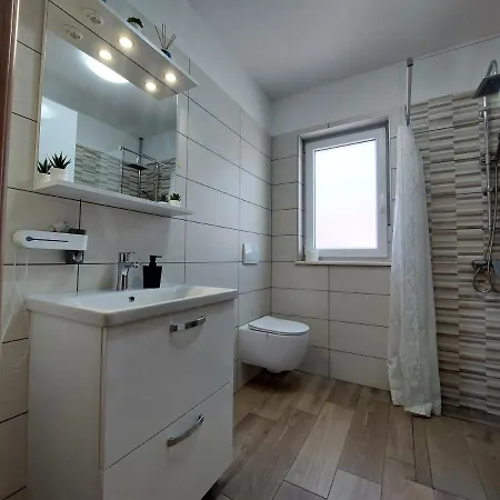 Valux Apartman *