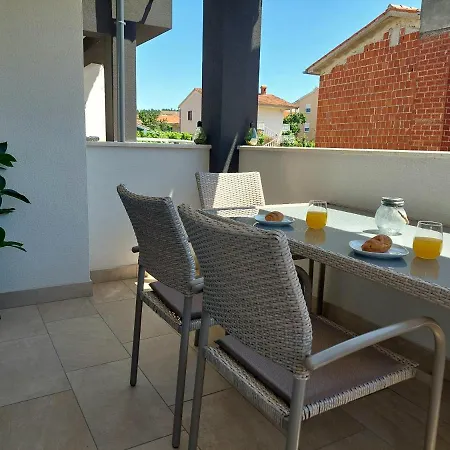 Valux Apartman *