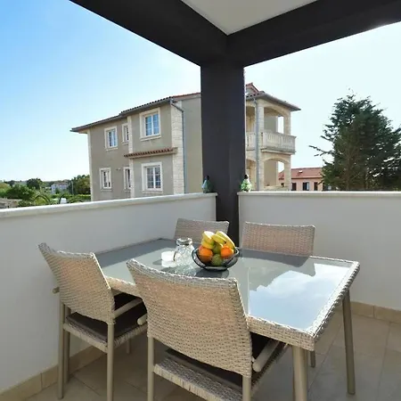 Valux Apartman *